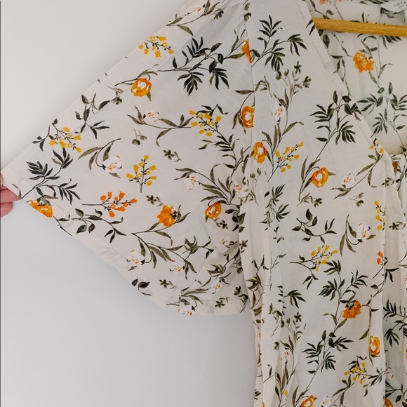 Bundle! 2 / $30! Lucky Brand Botanical Wrap Blouse - Picture 4 of 4